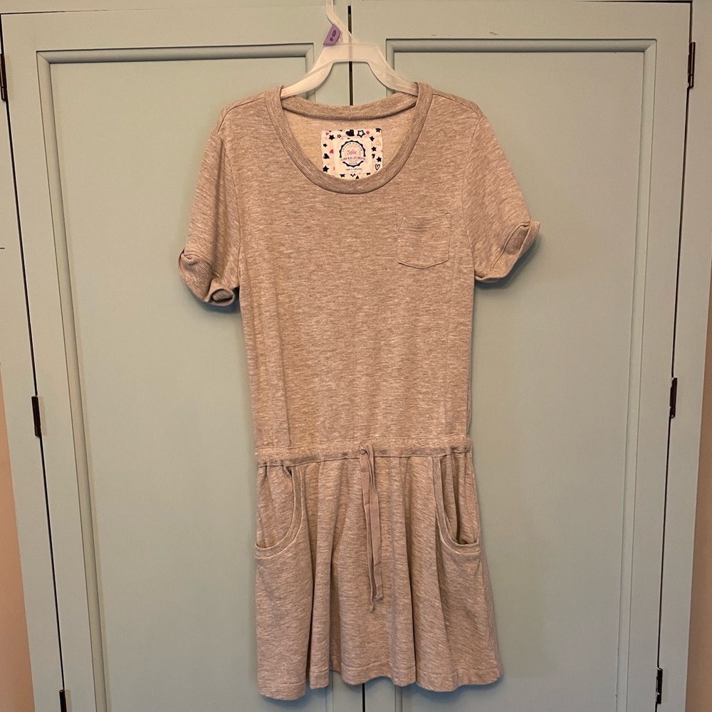 Justice. Dress. 14